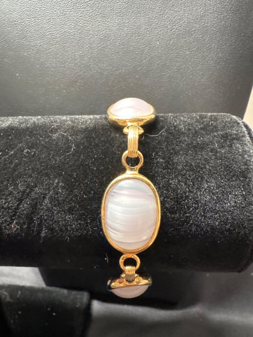 Vintage Sarah Coventry Gold Tone Bracelet Pink Oval Cabochons & Safety Chain